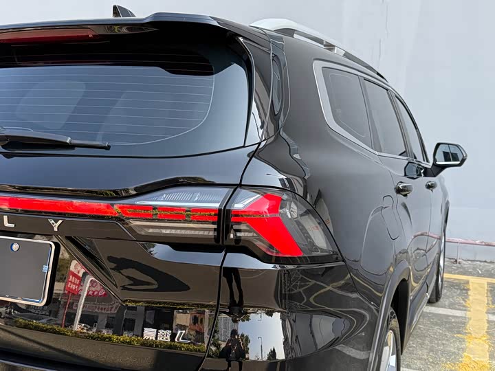 Фото 9 - Geely Okavango L