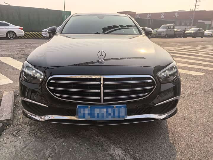 Фото 2 - Mercedes-Benz E-Class