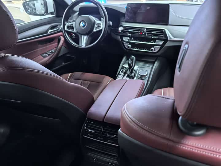 Фото 8 - BMW 5 Series