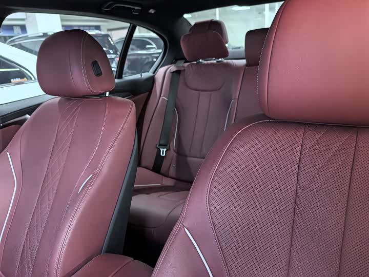 Фото 9 - BMW 5 Series