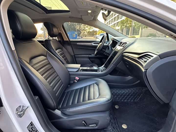 Фото 6 - Ford Mondeo