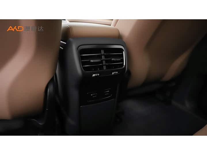 Фото 9 - Nio EC6