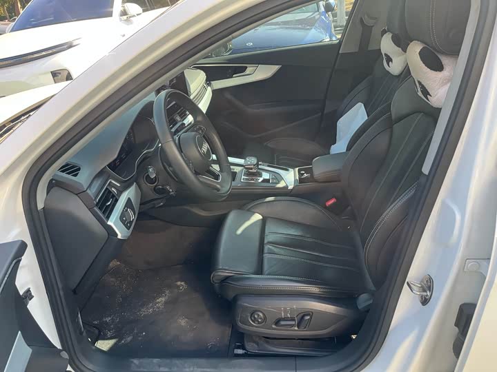 Фото 7 - Audi A4L