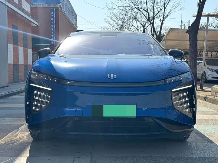 Фото 2 - HiPhi X