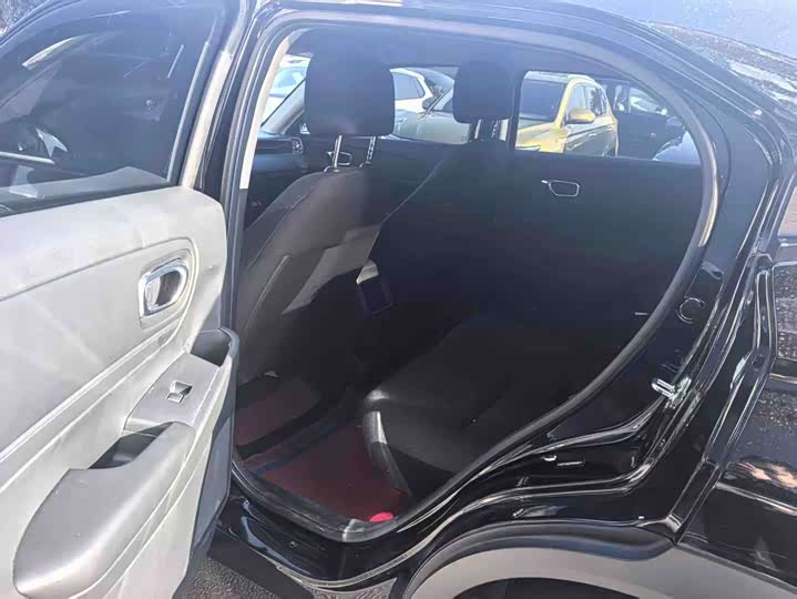 Фото 3 - Honda Vezel