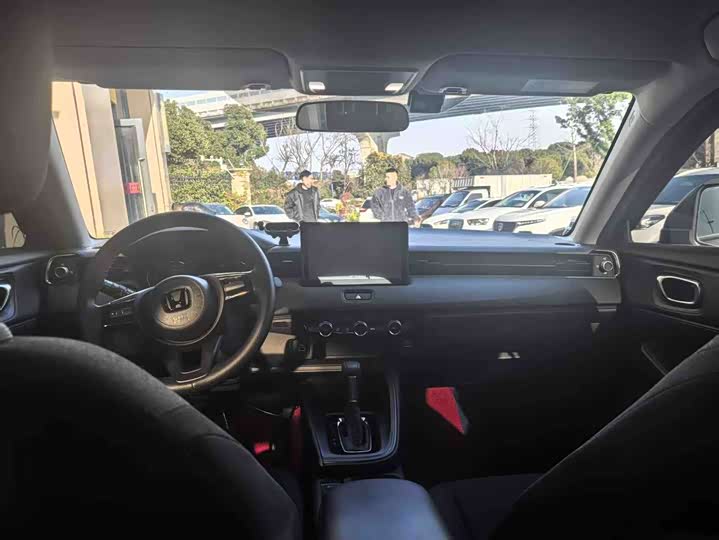 Фото 7 - Honda Vezel