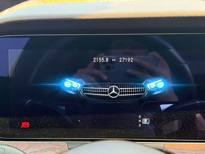 Фото 4 - Mercedes-Benz E-Class