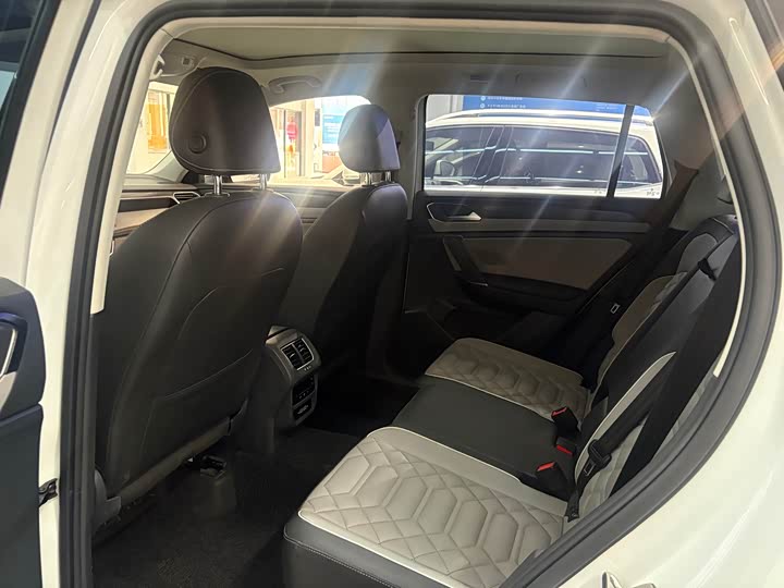 Фото 3 - Volkswagen Tayron