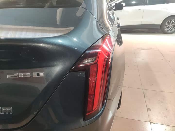 Фото 8 - Cadillac CT4