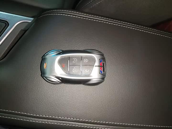 Фото 9 - Cadillac CT4