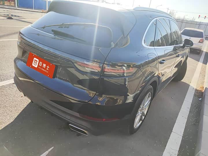 Фото 2 - Porsche Cayenne