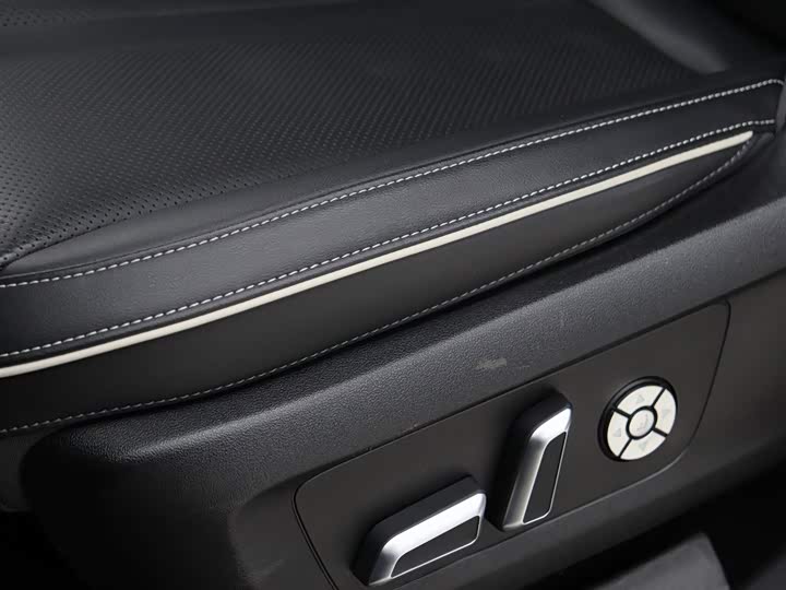 Фото 4 - Tank 300