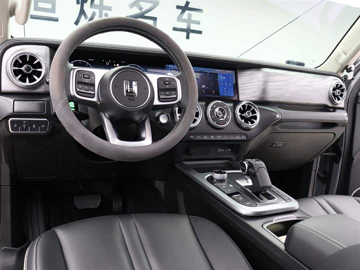 Фото 9 - Tank 300