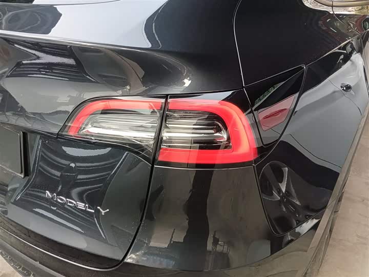 Фото 8 - Tesla Model Y