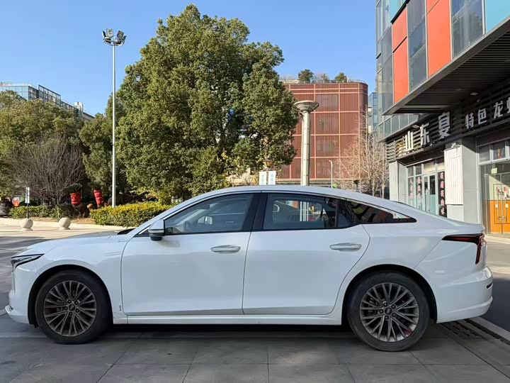 Фото 5 - Bestune B70