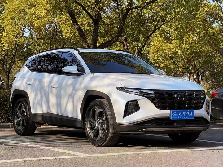 Фото 3 - Hyundai Tucson L