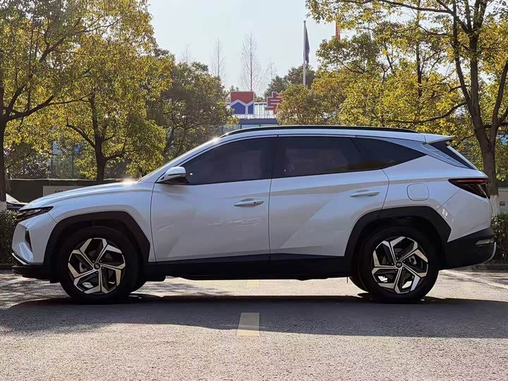 Фото 8 - Hyundai Tucson L