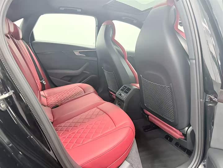 Фото 7 - Audi S4