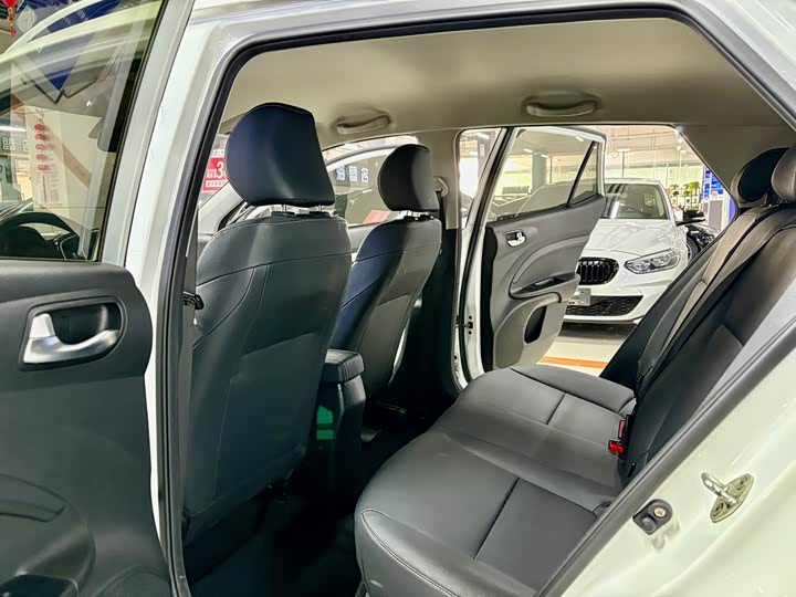 Фото 7 - Kia KX1