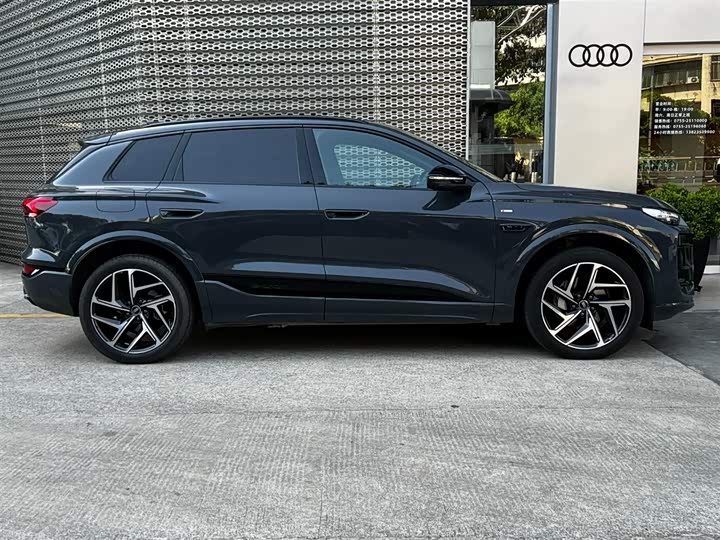 Фото 3 - Audi Q6L e-tron