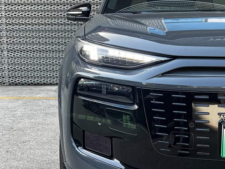 Фото 6 - Audi Q6L e-tron