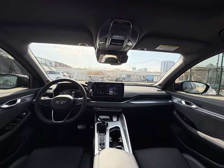 Фото 9 - Geely Preface