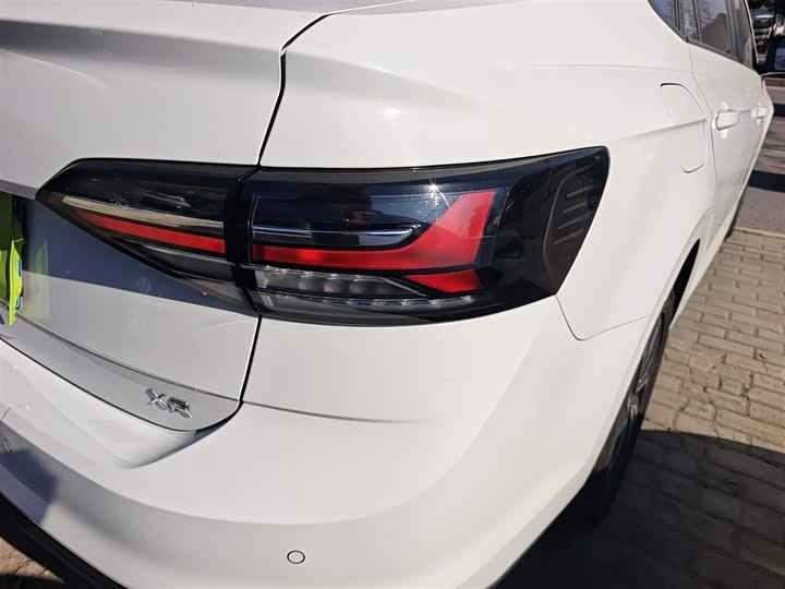 Фото 8 - Volkswagen Lavida