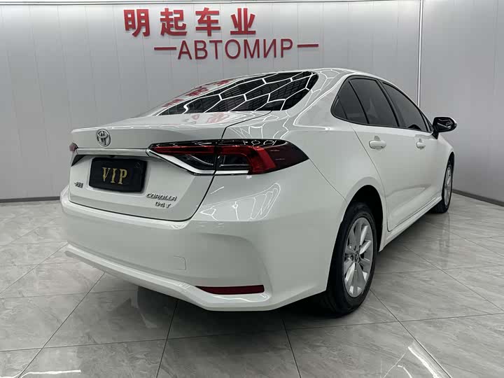 Фото 7 - Toyota Corolla