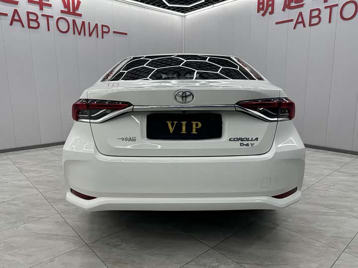 Фото 9 - Toyota Corolla