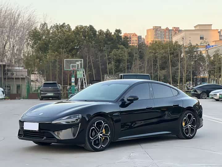 Фото 1 - Xiaomi SU7