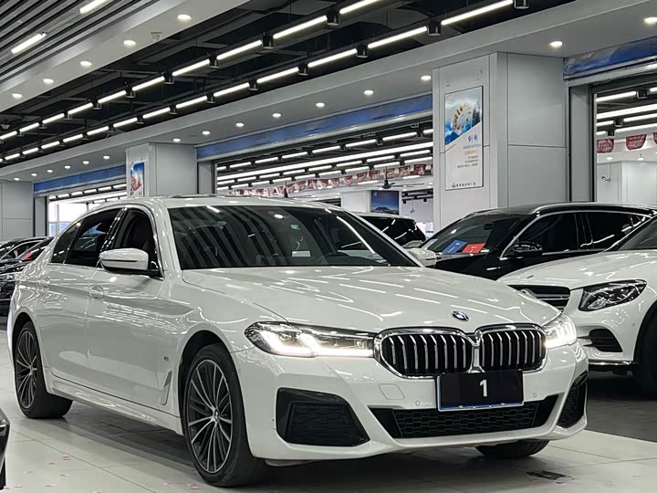 Фото 3 - BMW 5 Series