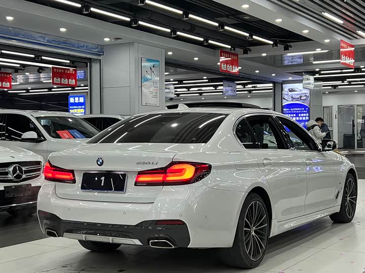 Фото 6 - BMW 5 Series