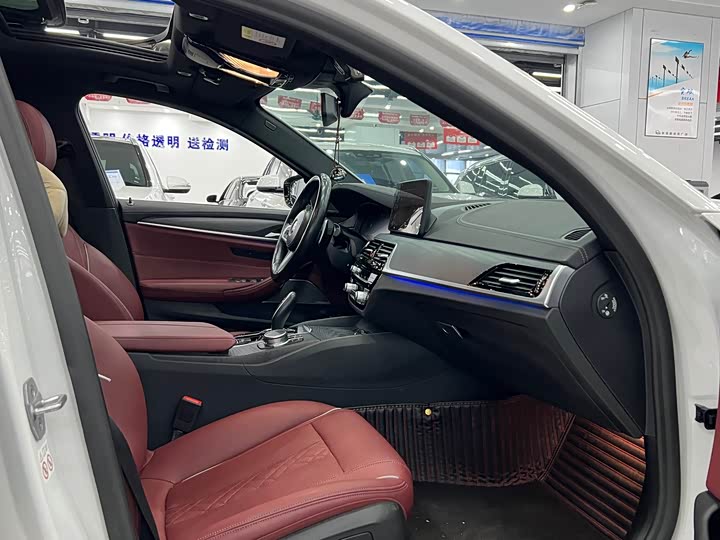 Фото 9 - BMW 5 Series