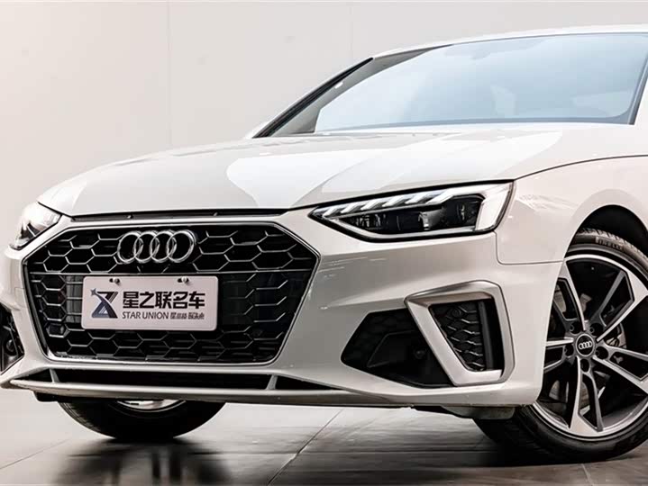 Фото 2 - Audi A4L