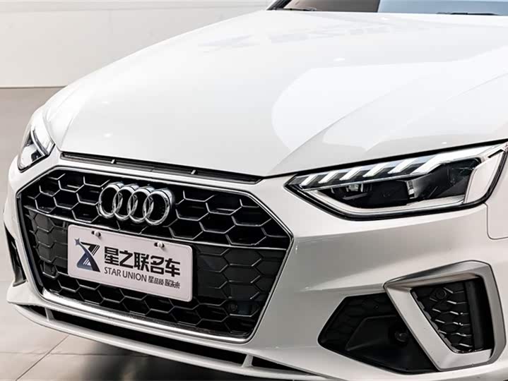 Фото 4 - Audi A4L