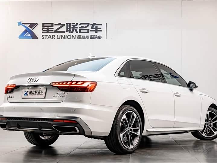 Фото 7 - Audi A4L