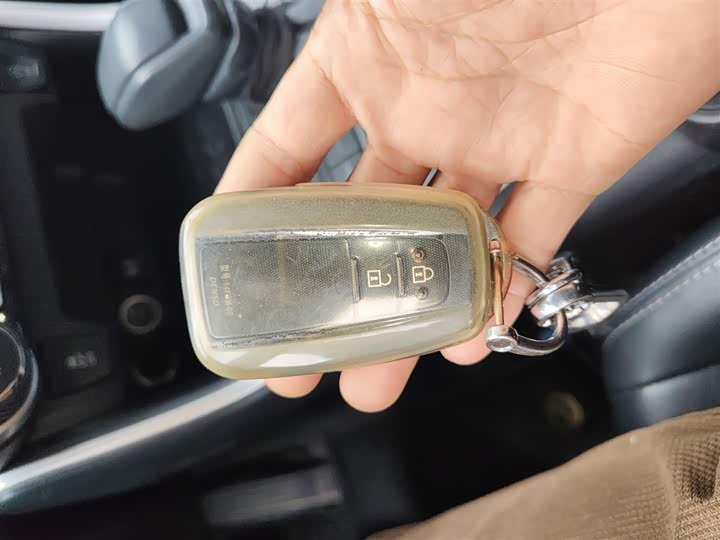 Фото 9 - Toyota Wildlander