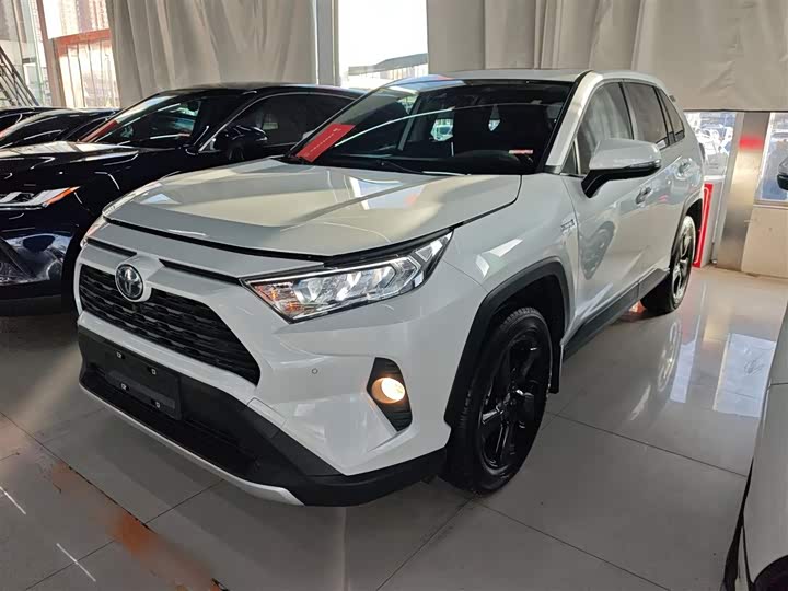 Фото 1 - Toyota RAV4