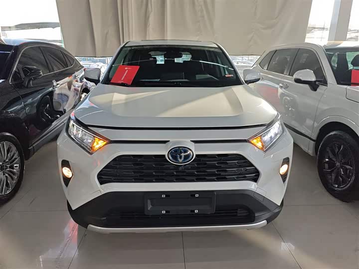 Фото 3 - Toyota RAV4