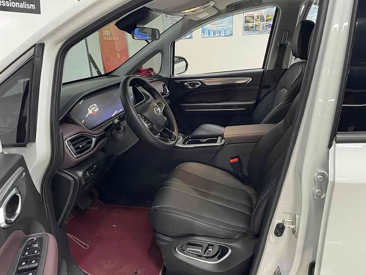 Фото 9 - GAC Trumpchi M6