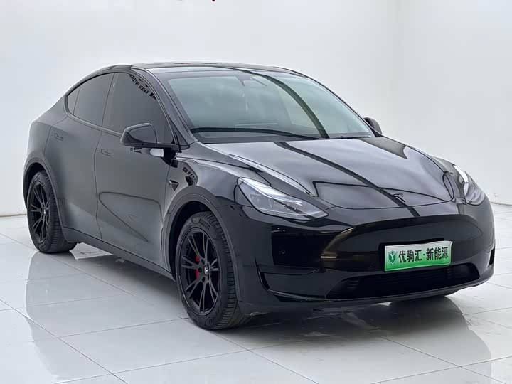 Фото 2 - Tesla Model Y