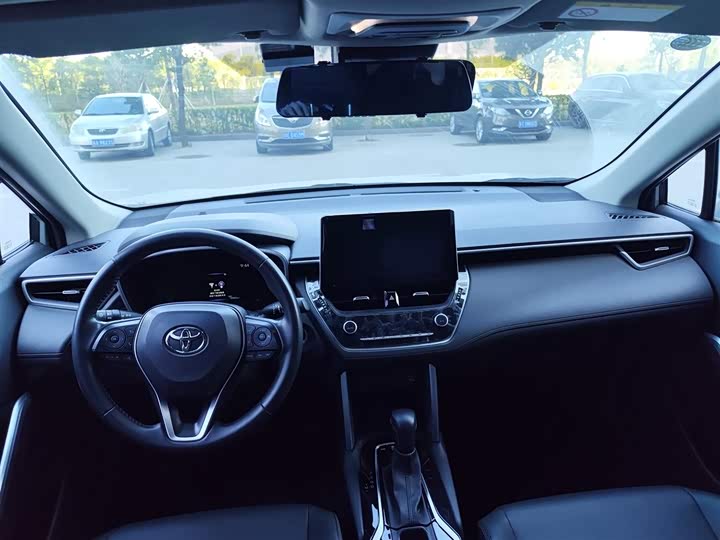 Фото 4 - Toyota Corolla Cross