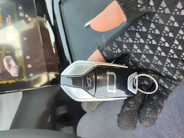 Фото 9 - Bestune 07