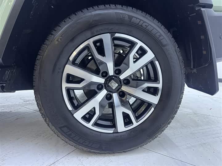 Фото 6 - Tank 300