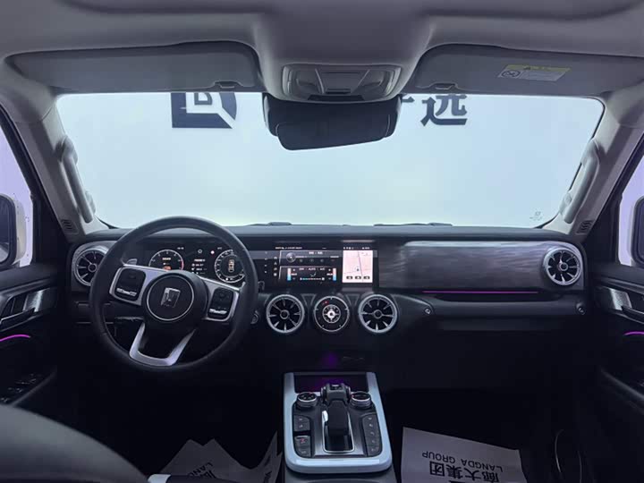 Фото 8 - Tank 300