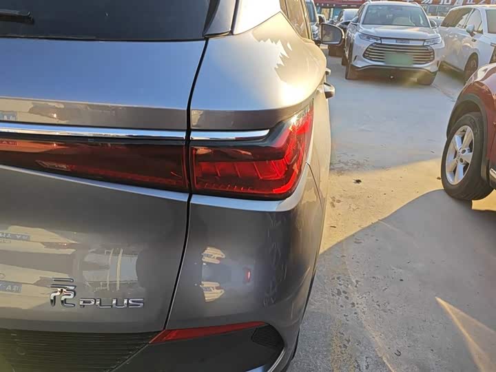 Фото 8 - BYD Yuan Plus