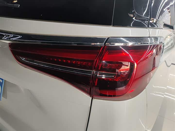 Фото 8 - Buick GL8 ES