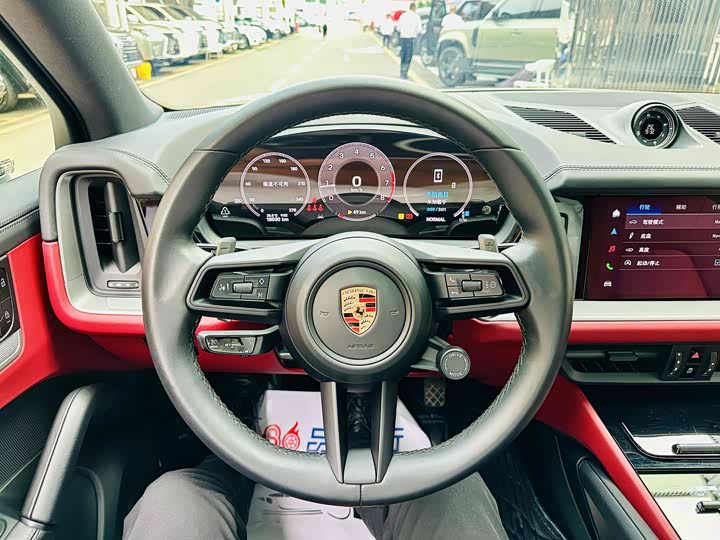 Фото 8 - Porsche Cayenne