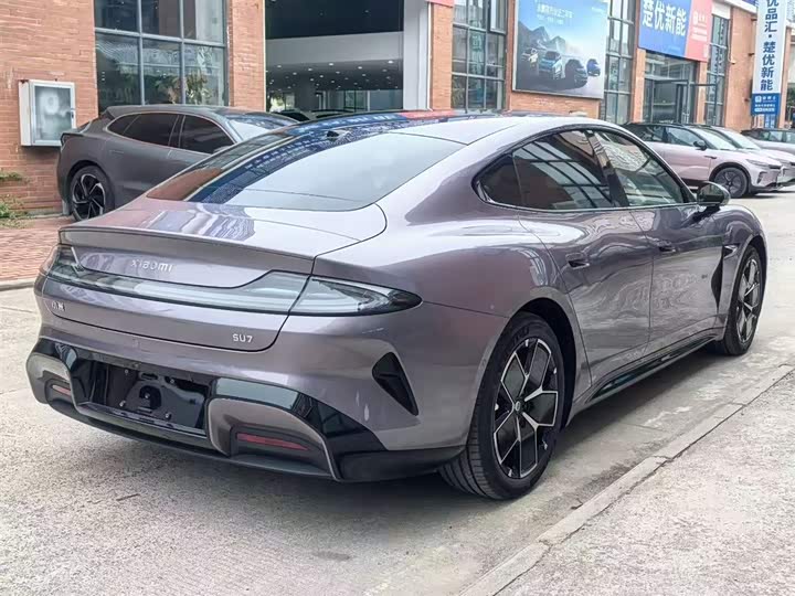 Фото 4 - Xiaomi SU7