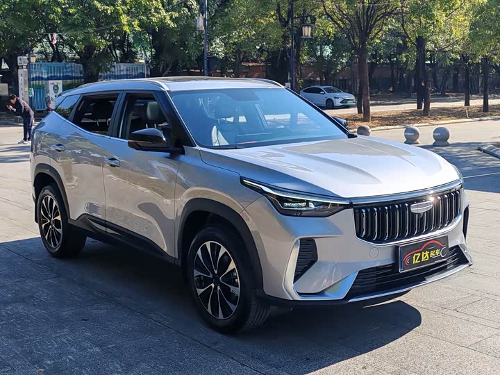 Фото 3 - Geely Atlas